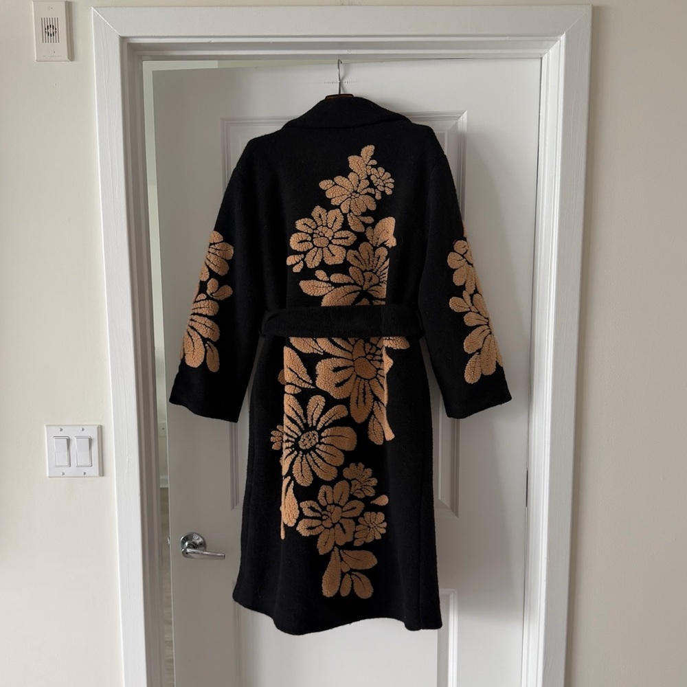 Farm Rio Bold Flowers Black Fleece - Picture 8 of 8